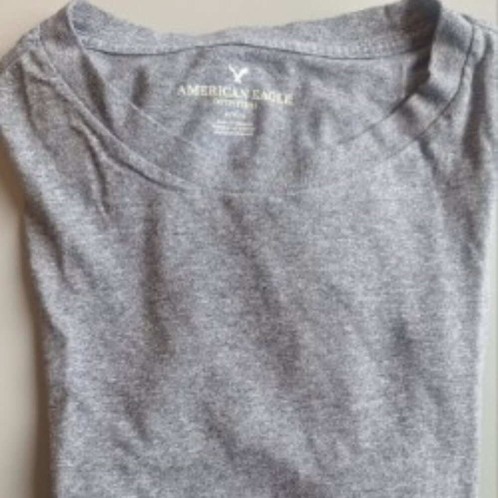 American Eagle gray Men's t-shirt, Size Medium